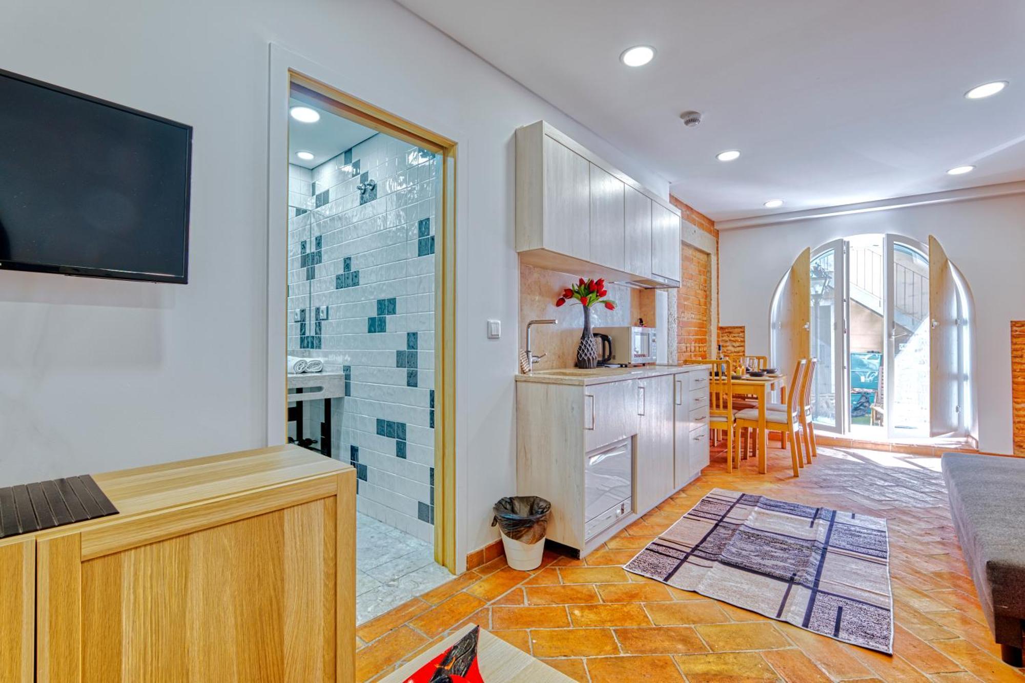 Homey Haven With A Rustic Charm * Lisbon